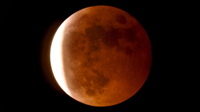 共賞&ldquo;紅月亮&rdquo;！青海多地昨夜上演月全食
